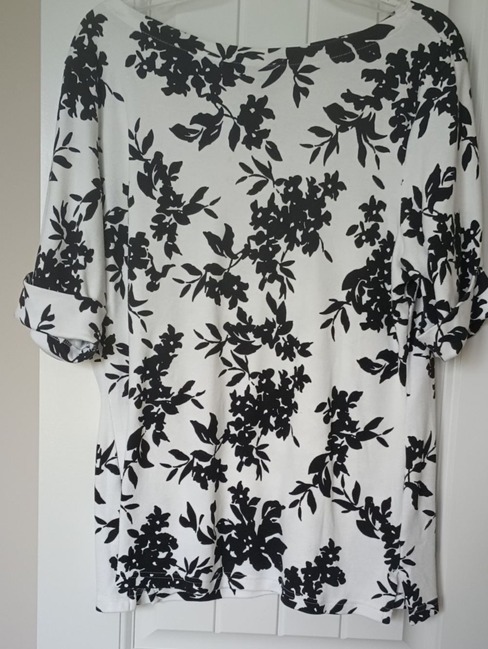 Black & White Floral Roll-Sleeve Women’s Tunic